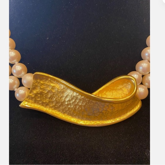 GIVENCHY French Couture Gold plated necklace. - Picture 6 of 10